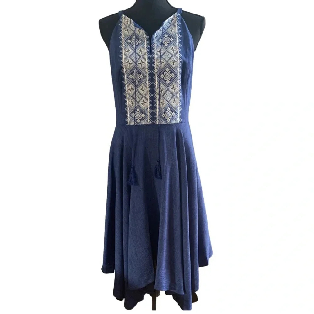 NWOT White House Black Market Embroidered Blue Dress, Size 10.
